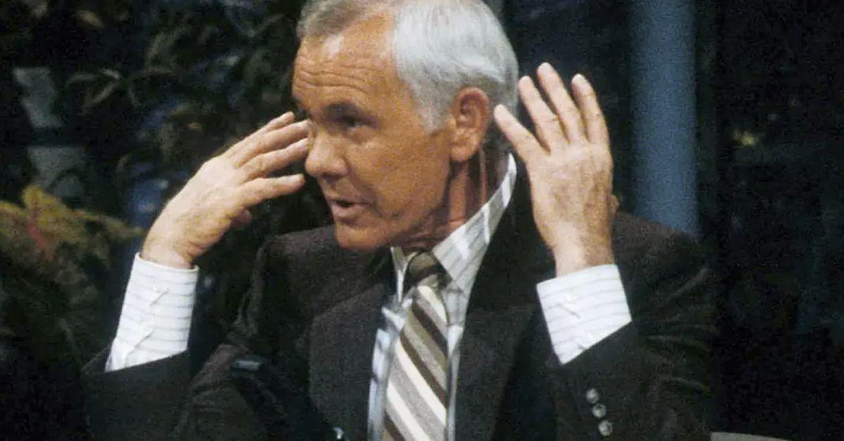 johnny-carson-smoking-habit-death-1761239327728 Photo of Johnny Carson