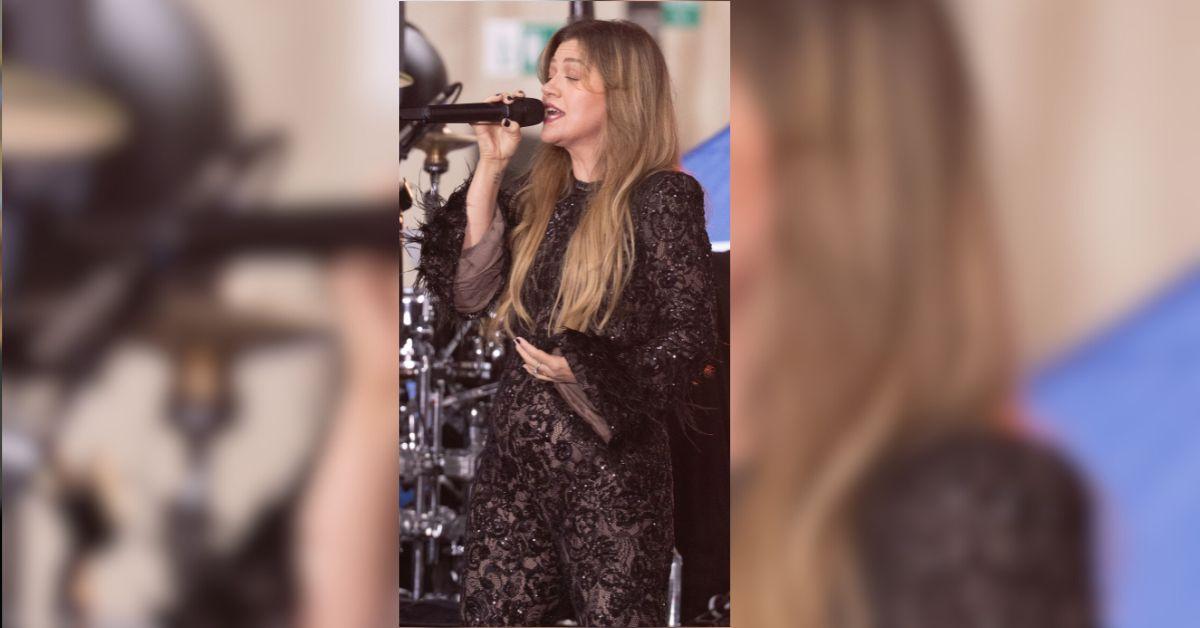 kelly-clarkson-former-assistant-brittney-dating-brandon-blackstock-1755038613144 Photo of Kelly Clarkson