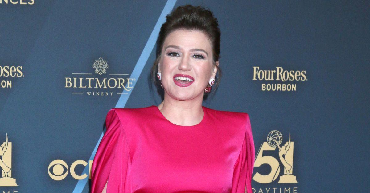kelly clarkson plans music comeback after divorce career breakdown