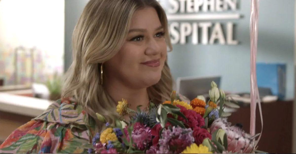 kelly-clarkson-rookie-flowers-1738018821295 kelly clarkson rookie flowers