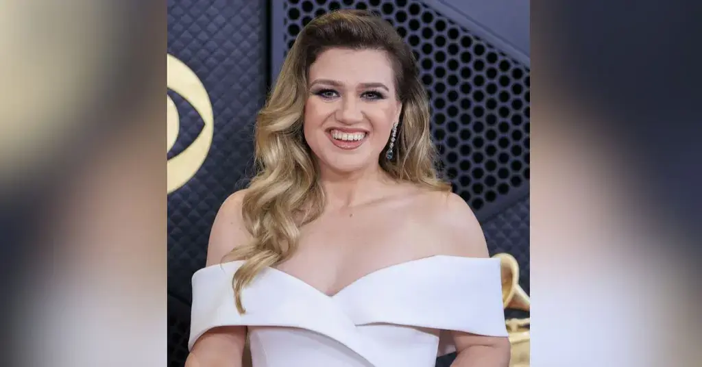 kelly-clarkson-talk-show-death-ex-husband-brandon-blackstock-3-1754757117795 kelly clarkson talk show death ex husband brandon blackstock