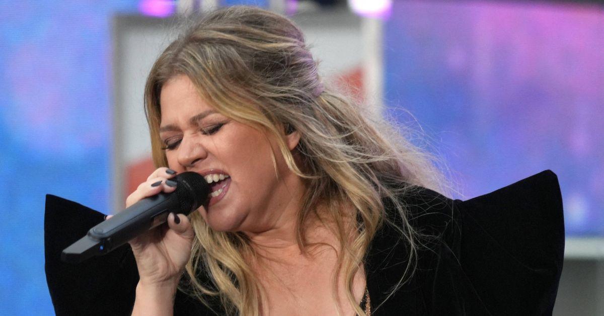 kelly-clarkson-thinner-frail-returning-to-talk-show-1756855465113 Photo of Kelly Clarkson