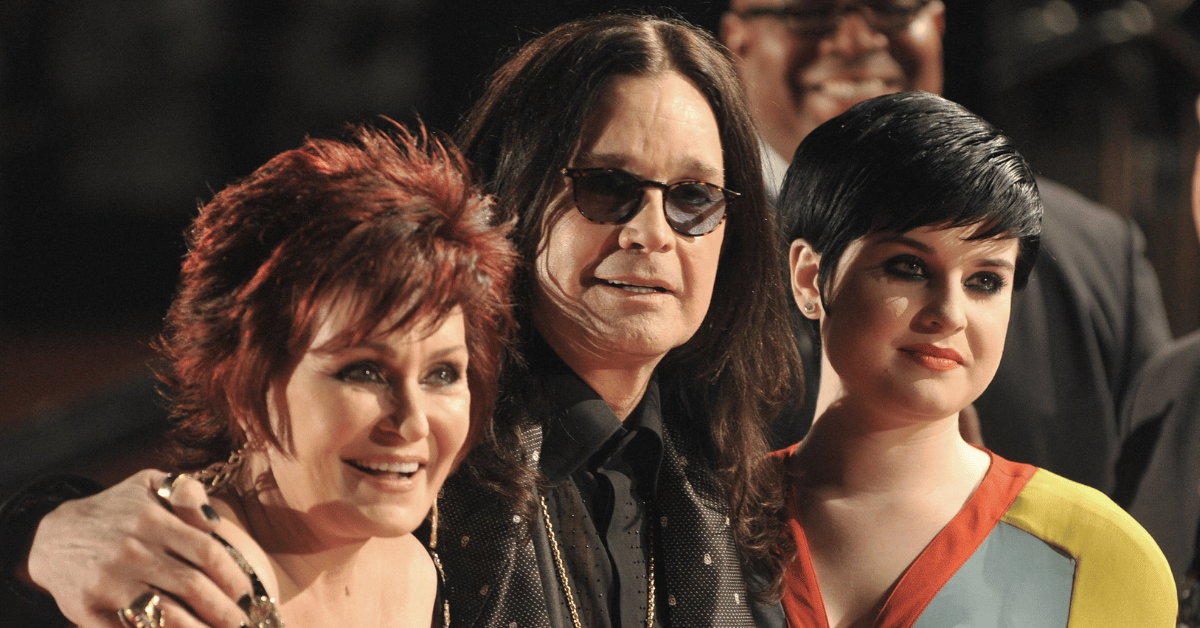kelly-osbourne-sobriety-journey-relapse-rehab-stints-1-1761587717529 Photo of Sharon, Ozzy and Kelly Osbourne