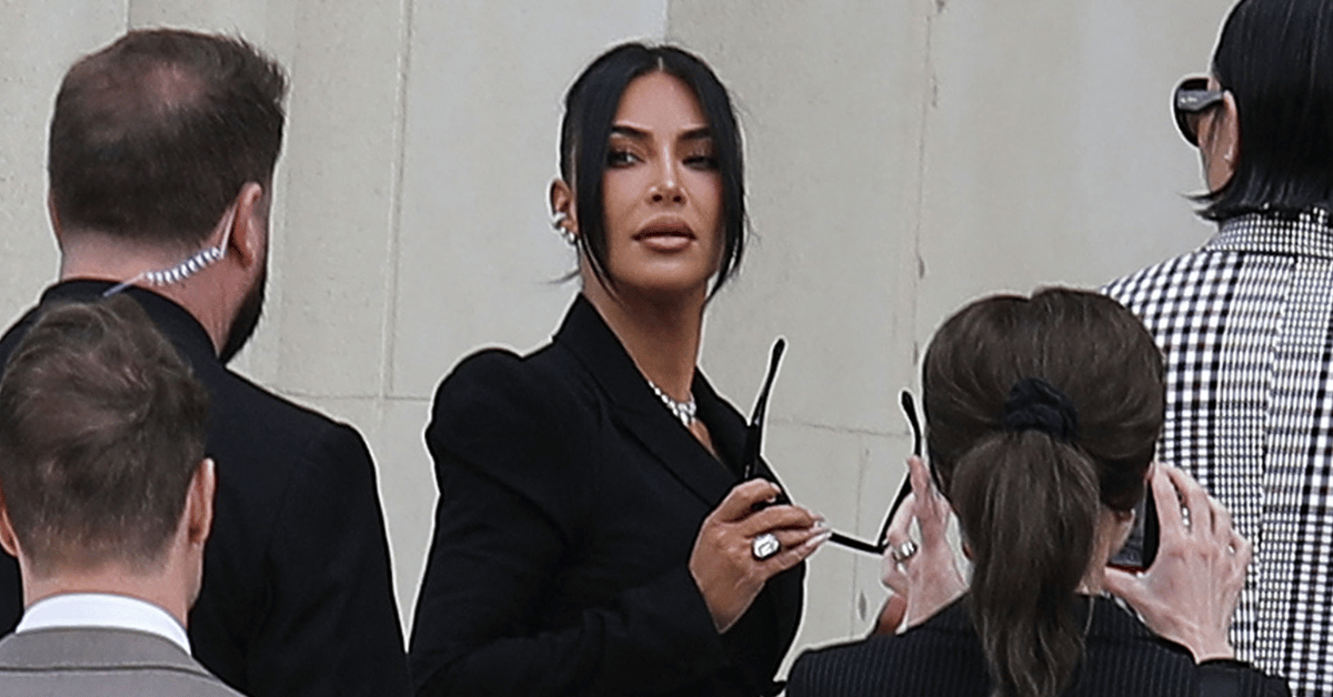 kim-kardashian-forgives-burglary-suspect-during-testimony-in-paris-trial-1747160133050 Photo of Kim Kardashian
