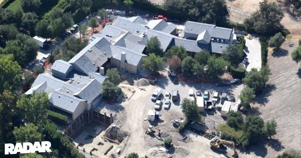 kim-kardashian-tears-down-kanye-court-radar2-1760964367576 Photo of Kim Kardashian House