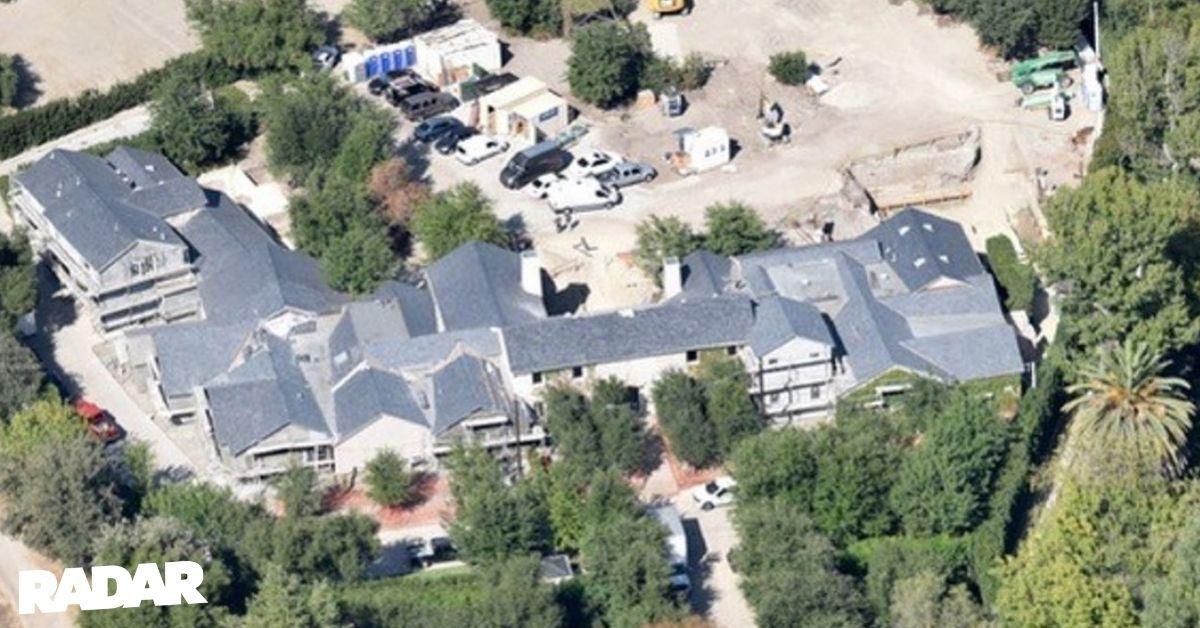 kim-kardsshian-tears-down-kanye-court-radar5-1760964346163 Photo of Kim Kardashian House