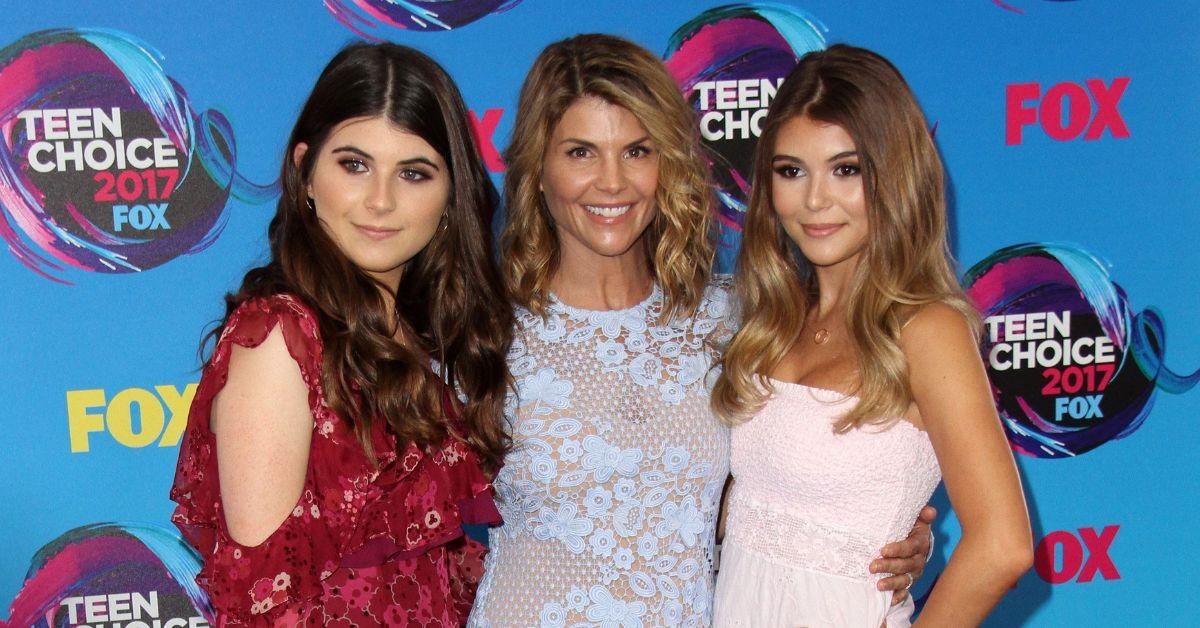 lori-loughlin-split-mossimo-felt-used-incriminating-texts-1760742385662 Photo of Lori Loughlin