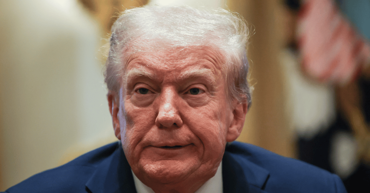 martin-sheen-rages-donald-trump-start-acting-like-a-human-3-1760388057773 Photo of Donald Trump
