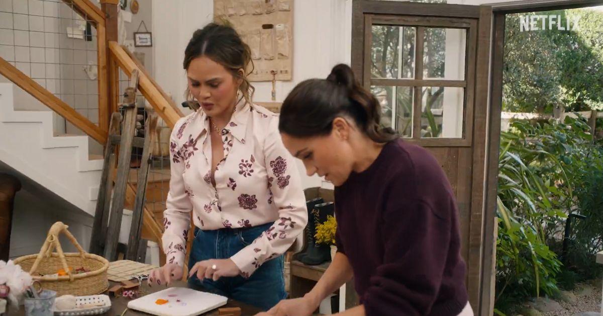 meghan-markle-chrissy-teigen-2-1755102434603-1 photo of Meghan Markle and Chrissy Teigen