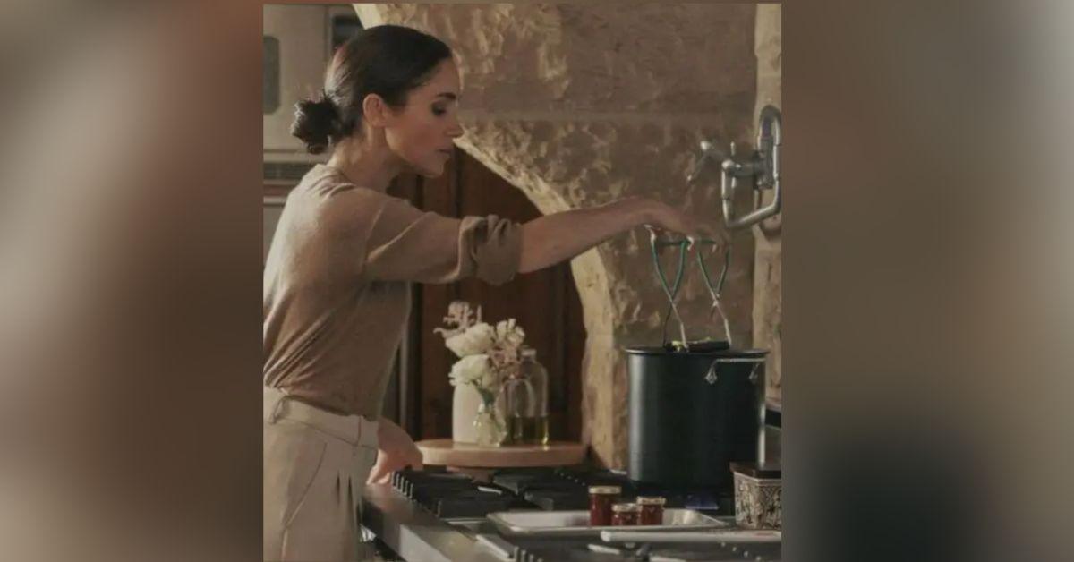 meghan-markle-recipe-spelling-error-1761152509262 Photo of Meghan Markle