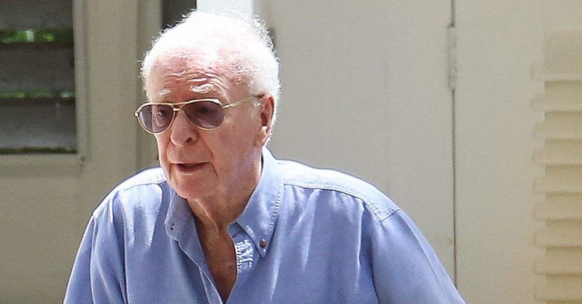 michael-caine-sparks-fears-hes-set-to-work-himself-into-grave-by-getting-set-to-come-out-of-retirement-3-1757437800683 Photo of Michael Caine