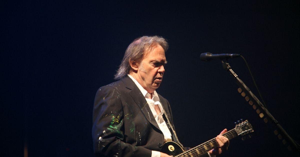neil-young-1707853535616 qthemusic/neil young