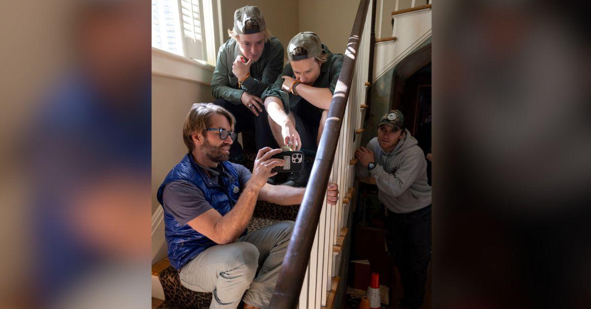 outer-banks-director-altercation-production-assistant-1761245973634 Photo of Jonas Pate, Austin Seifert, Rudy Pankow.