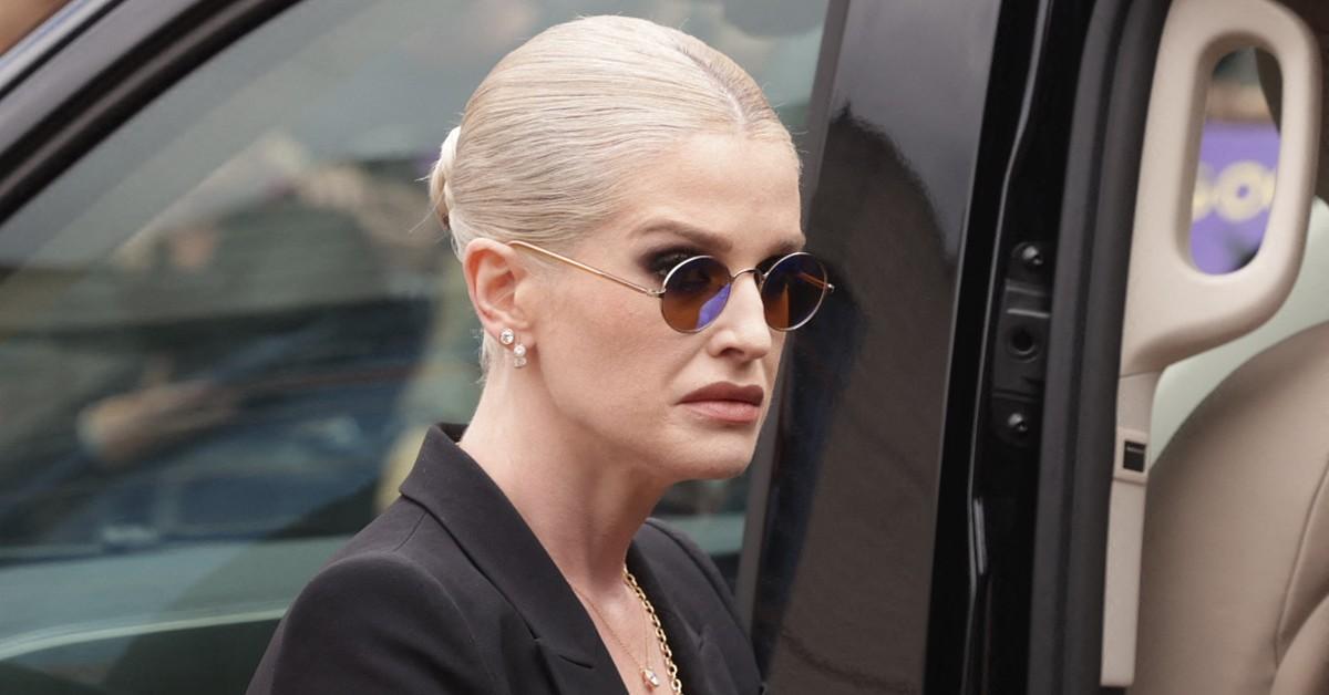ozzy-osbourne-funeral-kelly-osbourne-11-1753886057136 The entire family was seen filled with emotions on the heartbreaking day.