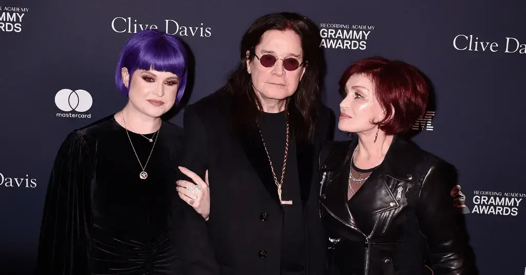 ozzy-osbourne-wife-sharon-suicide-pact-daughter-kelly-3-1752433364688 photo of kelly, ozzy and sharon osbourne