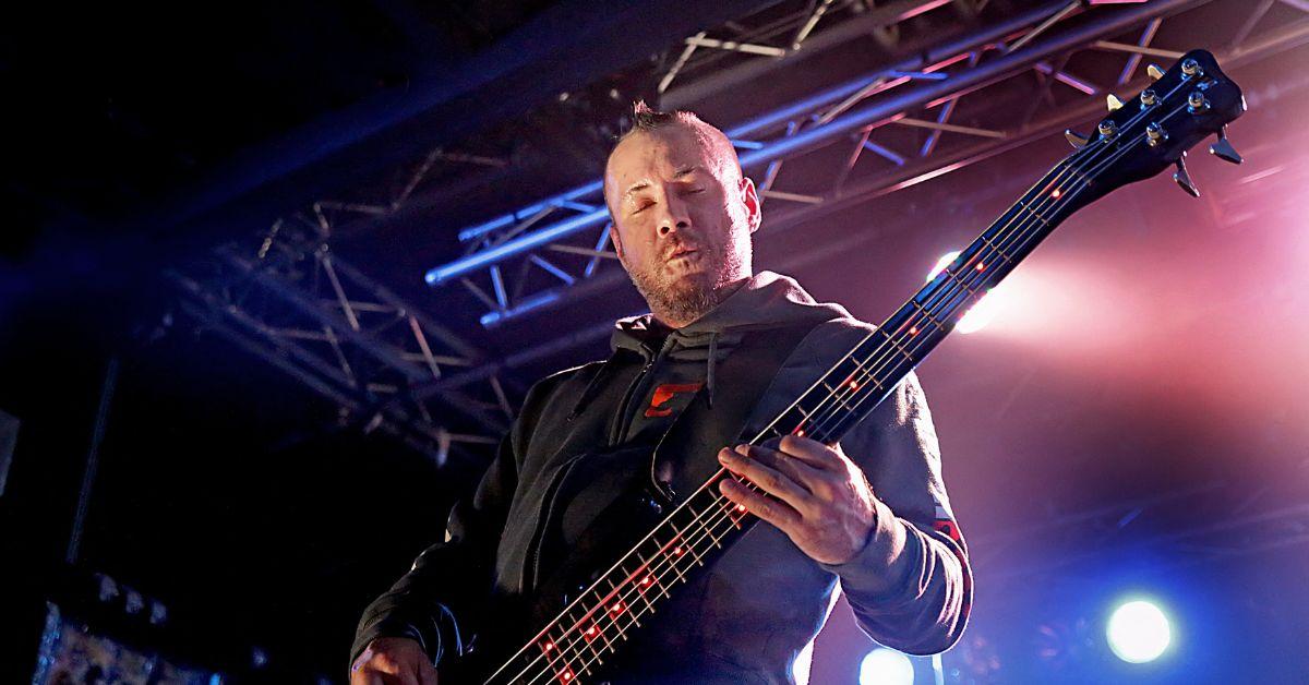 sam-rivers-cause-of-death-how-did-the-limp-bizkit-bassist-die-4-1761544354367 Sam Rivers left the band briefly due to a health issue.
