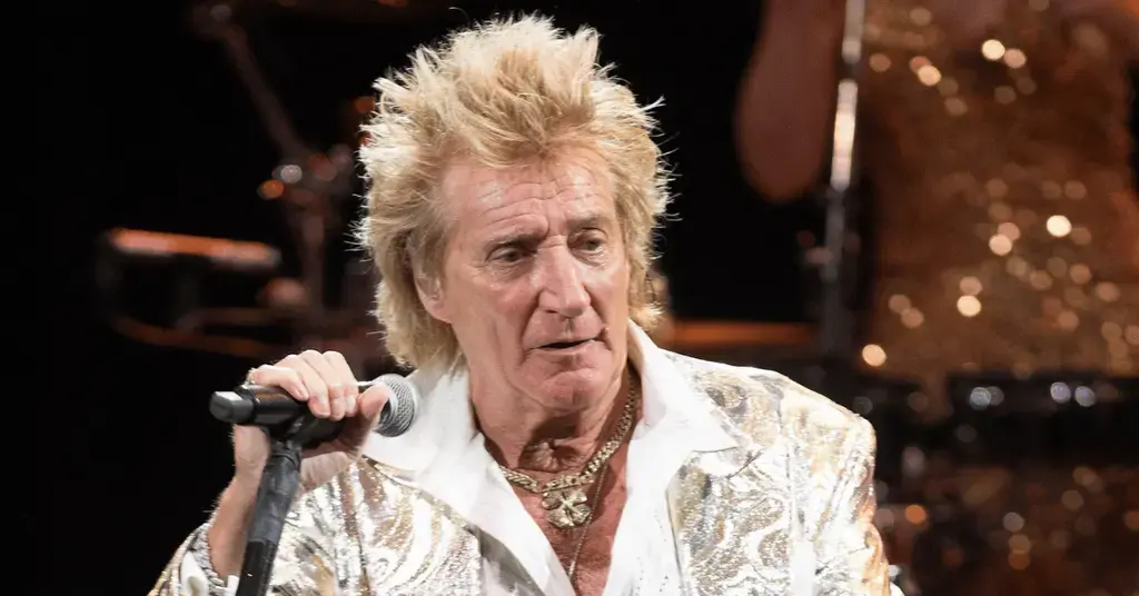 sir-rod-stewart-celebrating-80-birthday-second-massive-party-drinking-4-1737301656378 sir rod stewart celebrating birthday second massive party drinking