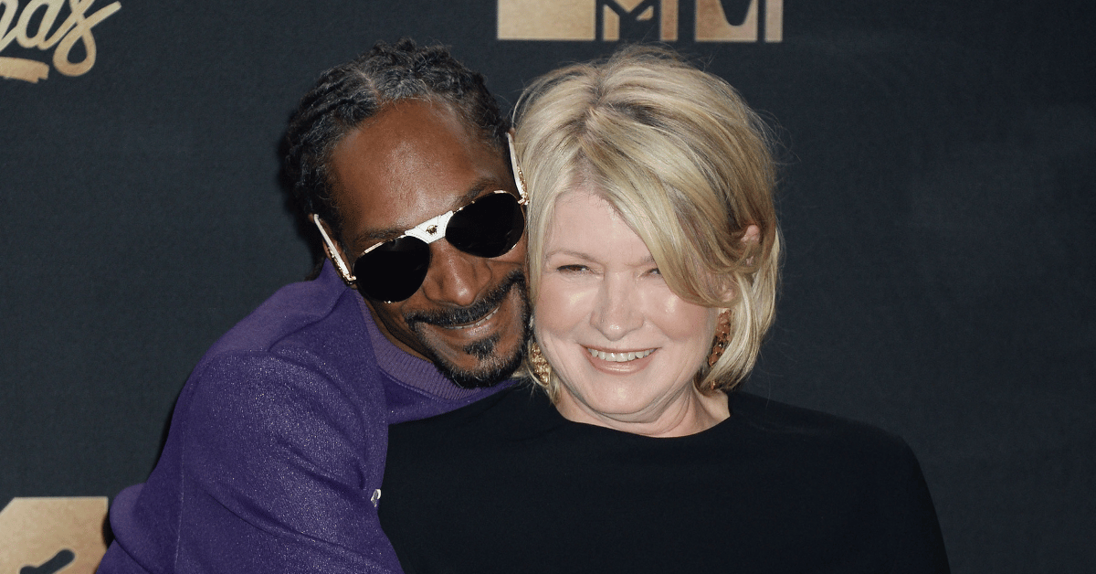 snoop-dogg-daily-smoking-weed-habit-revealed-4-1760991023546 Photo of Snoop Dogg and Martha Stewart