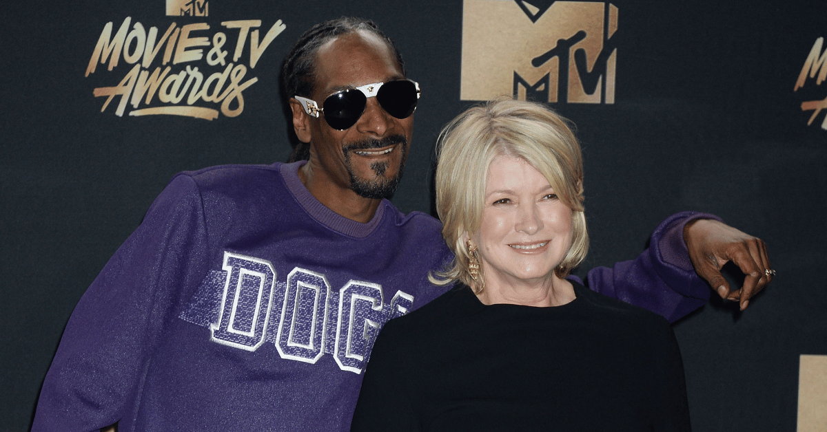 snoop-dogg-daily-smoking-weed-habit-revealed-5-1760991078607 Photo of Snoop Dogg and Martha Stewart
