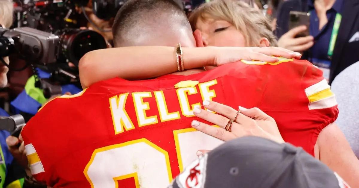 travis-kelce-taylor-swift-kiss-1757628050884 kelce and swift