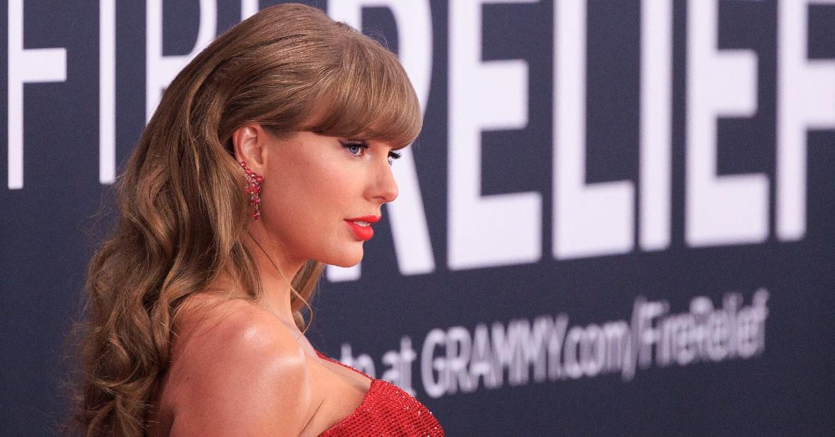 why-taylor-swift-put-fiance-travis-kelce-at-center-of-her-album-reveal-and-how-trouble-may-be-looming-for-sickeningly-perfect-couple5-1759938358392-1 Photo of Taylor Swift