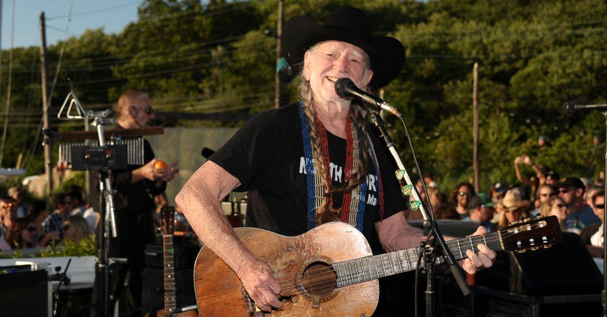 willie-nelson-forced-quit-smoking-serious-medical-issues-2-1756904538859 A reviewer at the Outlaw Music Festival praised Nelson's stamina during his Syracuse show.
