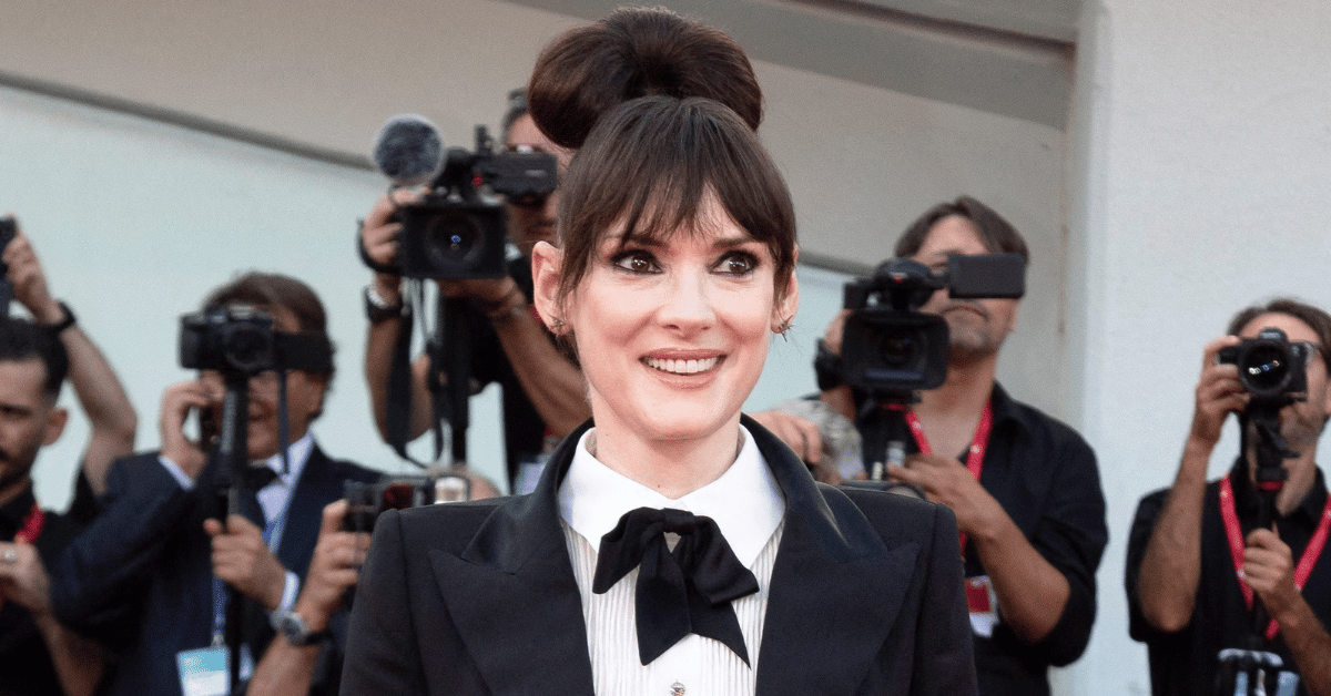 winona-ryder-shoplifting-scandal-1-1761765087258 Photo of Winona Ryder