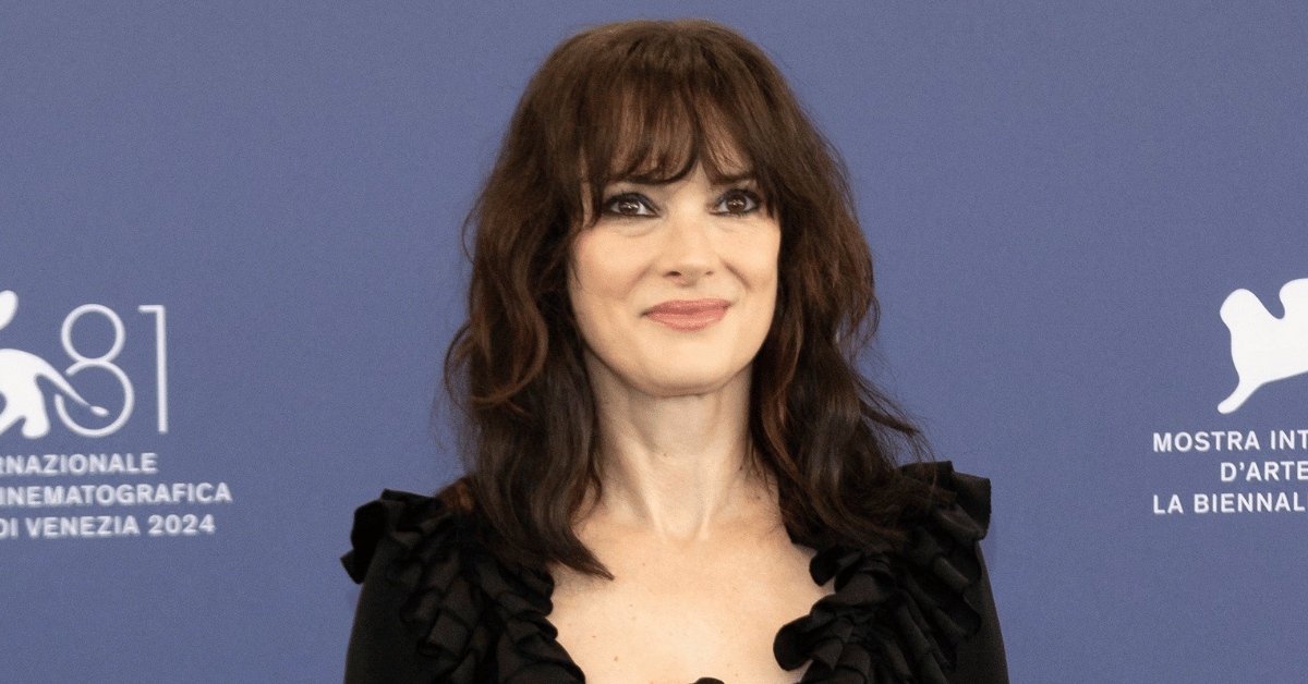 winona-ryder-shoplifting-scandal-2-1761765139632 Photo of Winona Ryder