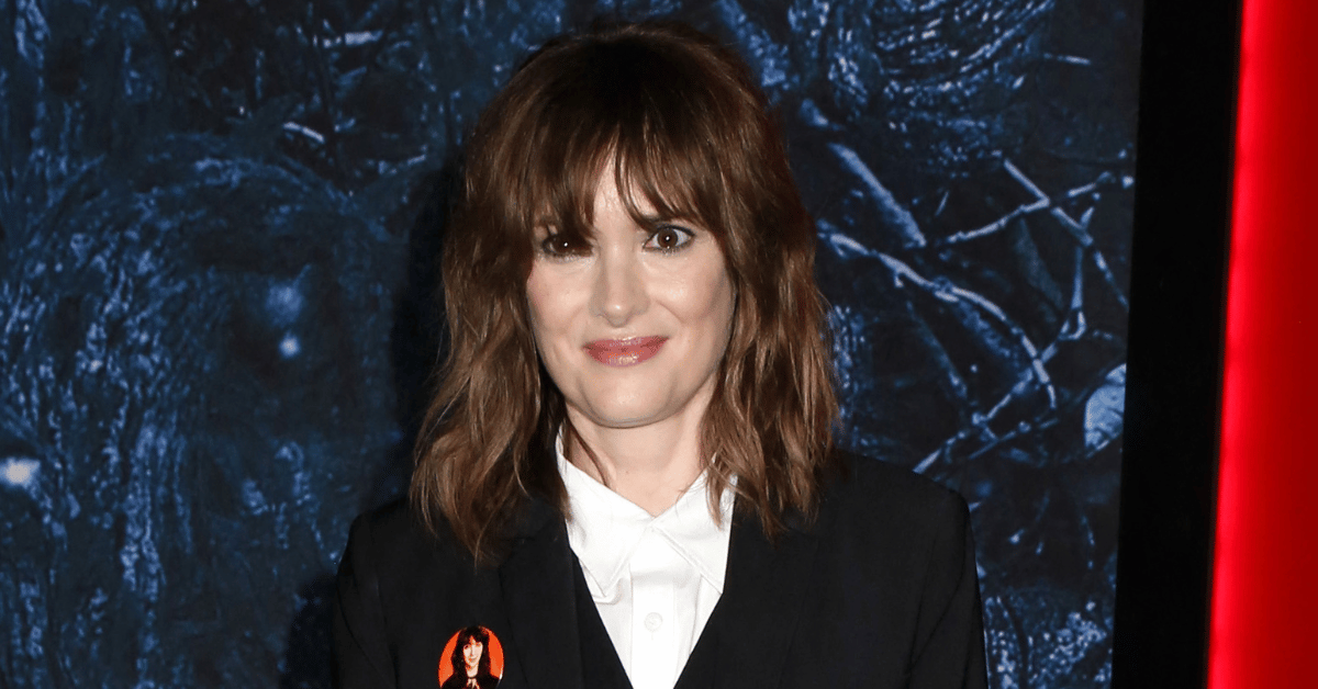 winona-ryder-shoplifting-scandal-3-1761765253328 Photo of Winona Ryder