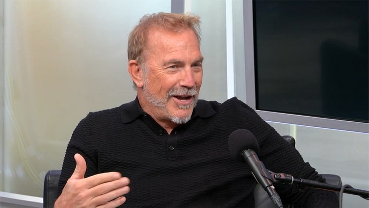 01a3996ed0304d1b91bf39ee6ae18121_md 111124-michael-smerconish-kevin-costner-kal