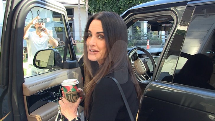 0227a7d6b6224e5e8eec0e1abb683502_md 111324_kyle_richards_kal