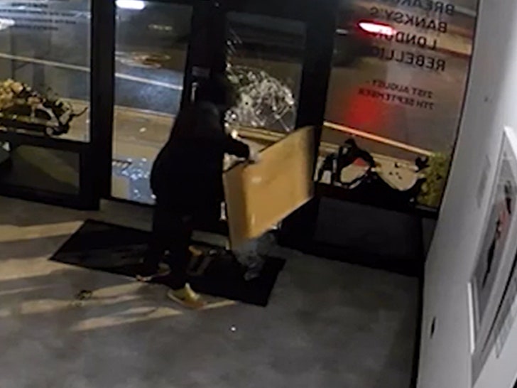 04569cb70d43478fb92bf96afeefd11a_md 091324_banksy-sg3