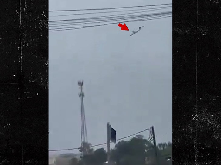 05fad3ee6f7c4060ab1e08d4d0a6ed19_md 080924-plane-crash-brazil-falling