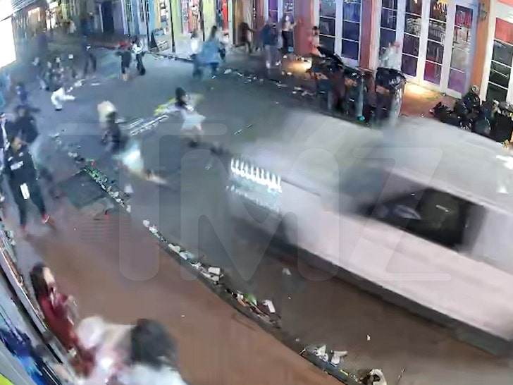 07afdfcc01d247a28c60086d3578f2c2_md 010325-bourbon-st-new-angle-1