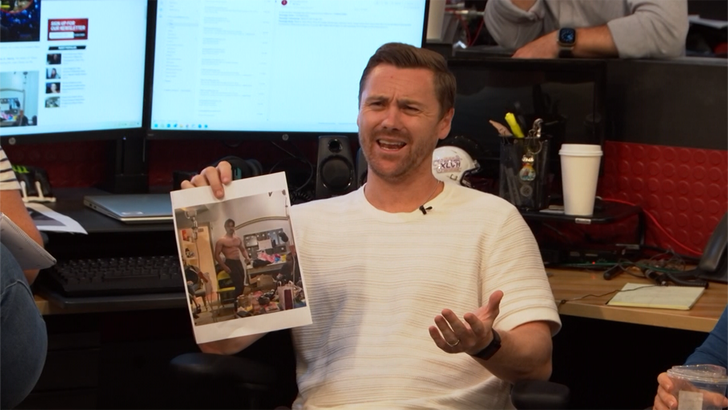 0aa944bf84134e32b68d6fb4883003b5_md 072524_tv_clips_kit_harington_jacked_body.01_00_10_26.Still001