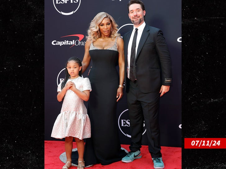 0ab088c356964cdeb35007ac10873fc8_md serena williams Alexis Ohanian