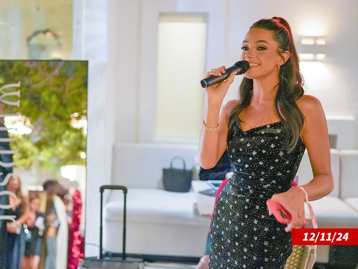 16455fbebceb4a2a928967b849afc25e_md ally lewber windsor dec 11