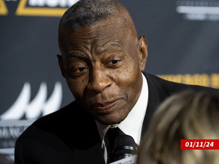 16d2b57a27cf4b80ab16112bc5ece8f6_md chicago bulls bob love