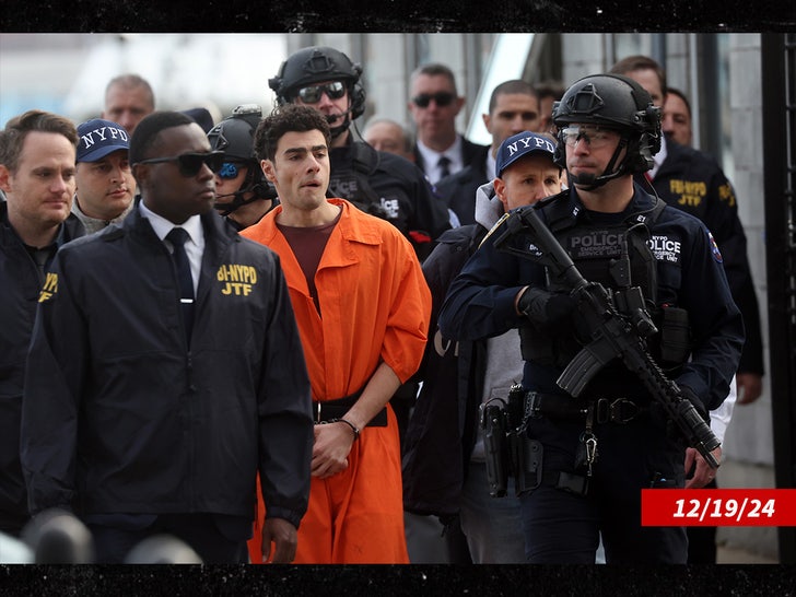 190452b6a3334ea18879da1dff516685_md-1 1219 luigi mangione heliport sub getty 4