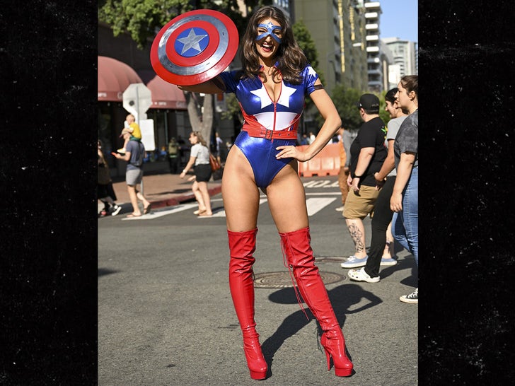 0726-2024-San-Diego-Comic-Con-Cosplay-photos-primary-4