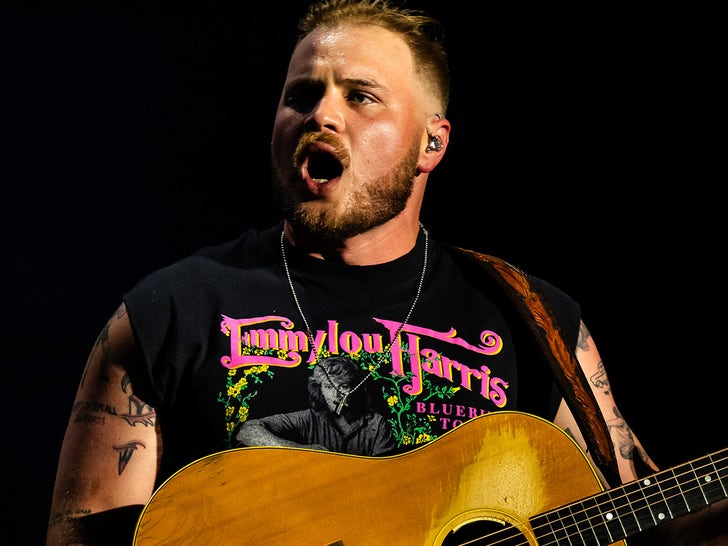 1bb9172662d44e22bd2c8b5a6db37641_md zach bryan