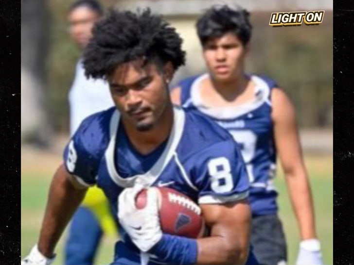 1de08cb2931e48759e17adb878c70660_md Medrick Burnett Jr. soons football