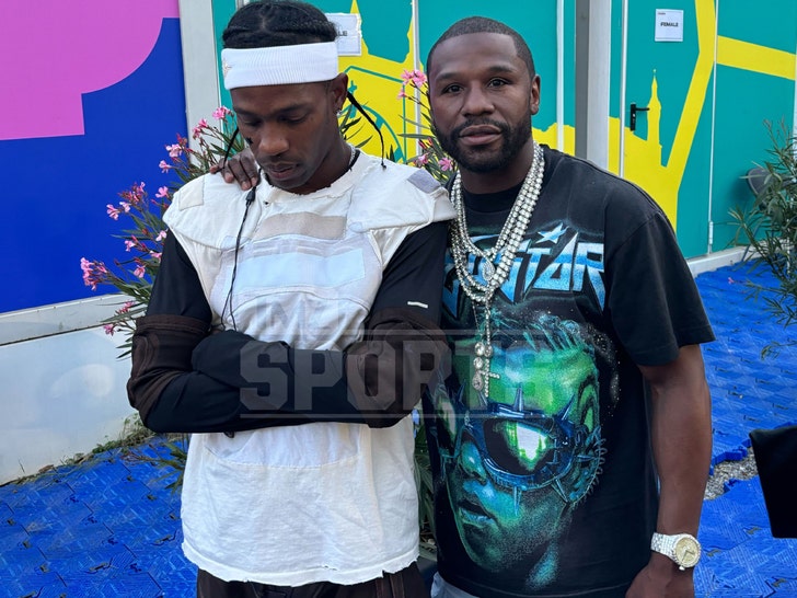 2075e4fd447442f489bf58da06756f45_md floyd mayweather jr travis scott