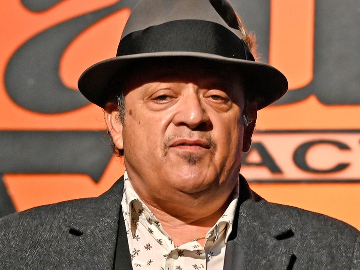 209f54d99ca64a37a6b45032701b852d_md paul rodriguez