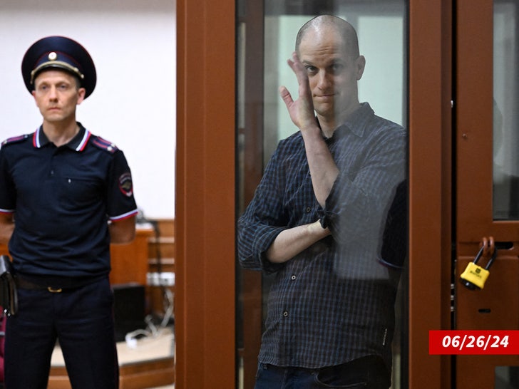 20ae66ab358a4ae7937d3b49956bbe49_md Evan Gershkovich