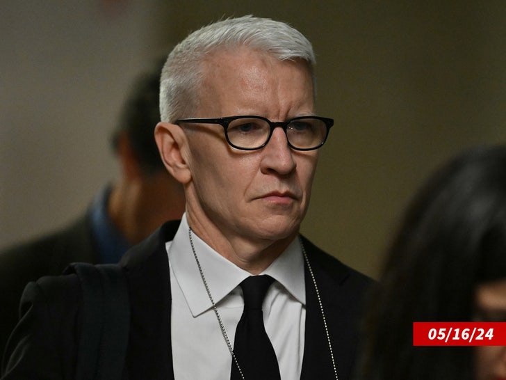 22e74c327811485e8cecc42f17b1936a_md anderson cooper