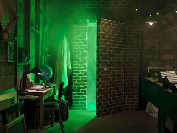 235675f3c707473e9c846635b008bb3a_md 1022-beetlejuice-airbnb-house-photos-primary-4