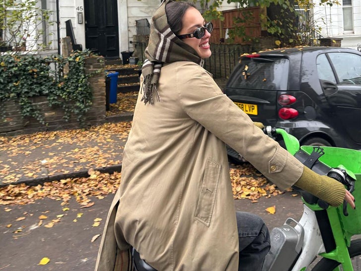 2548c05288eb4c9da847a2e12f1823d5_md 1112-Fall-Foliage-Sub1