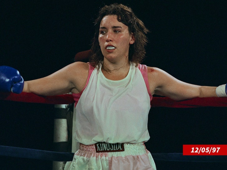 286394aa2042468392a92d412d0055b8_md Christy Martin