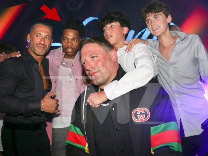 2aac9312405e41f5bf4ab6d770ca3fd9_md Lil Baby